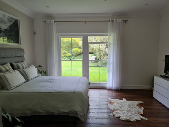 Cam, Constantia