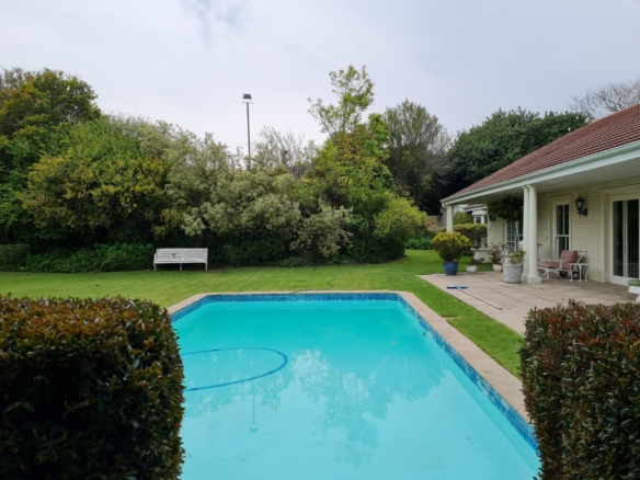 Cam, Constantia