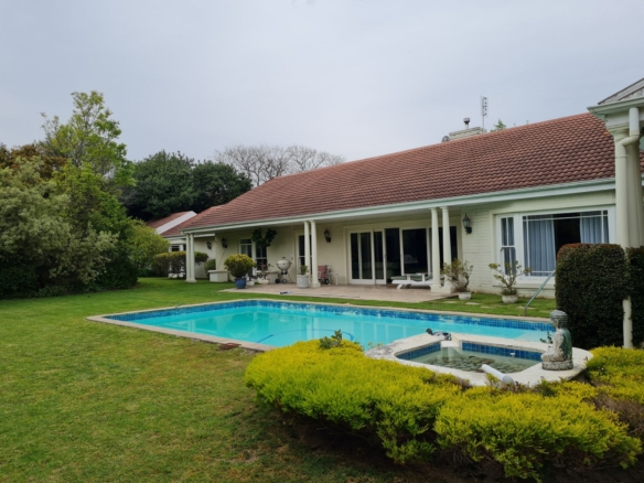 Cam, Constantia
