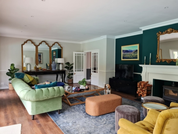 Cam, Constantia