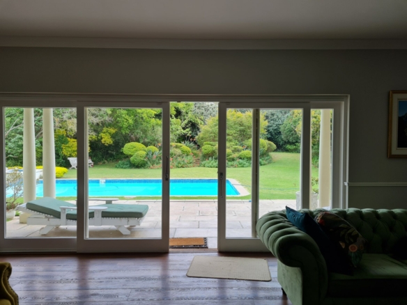 Cam, Constantia