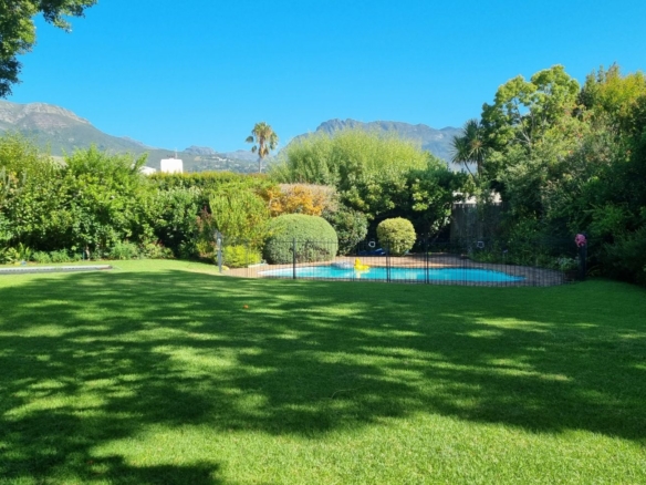 Lorcan, Constantia