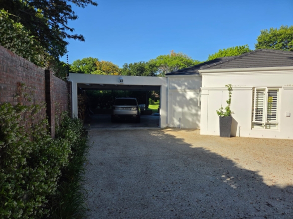 Zandile, Constantia