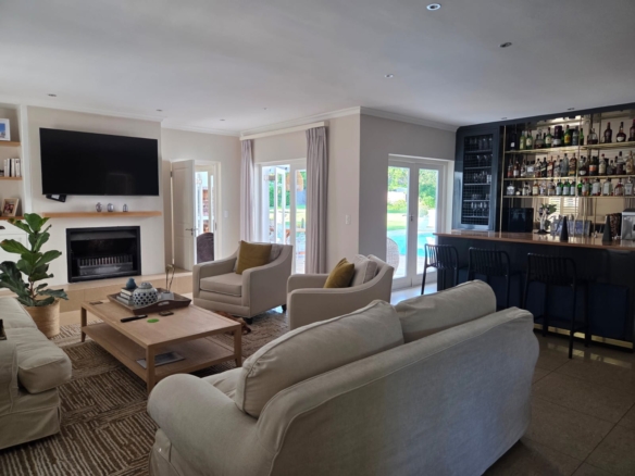 Zandile, Constantia