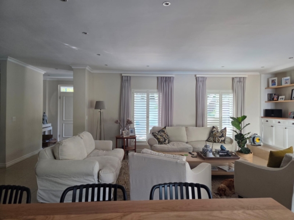 Zandile, Constantia