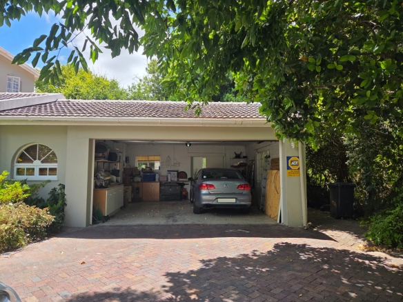 Sarah H, Constantia