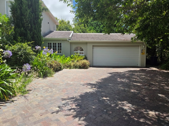 Sarah H, Constantia