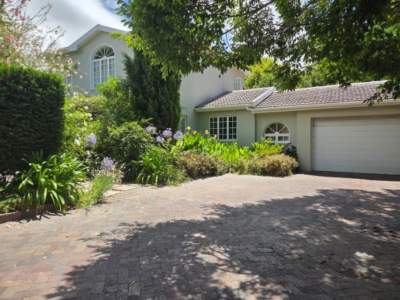 Sarah H, Constantia