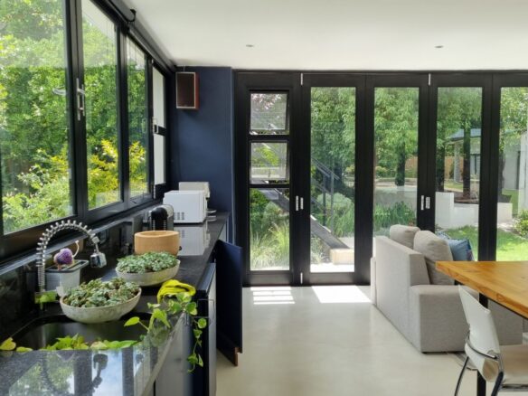 Dyamond, Constantia