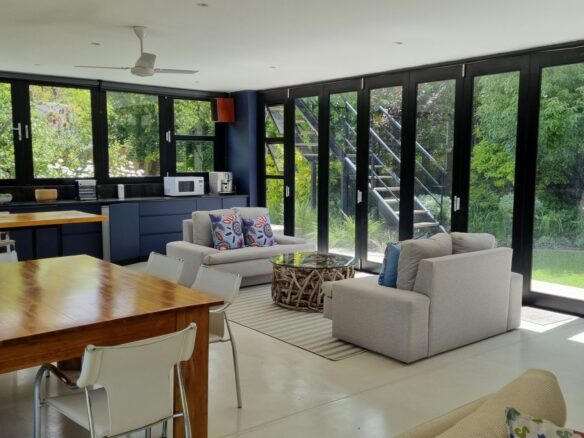 Dyamond, Constantia