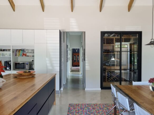 Dyamond, Constantia