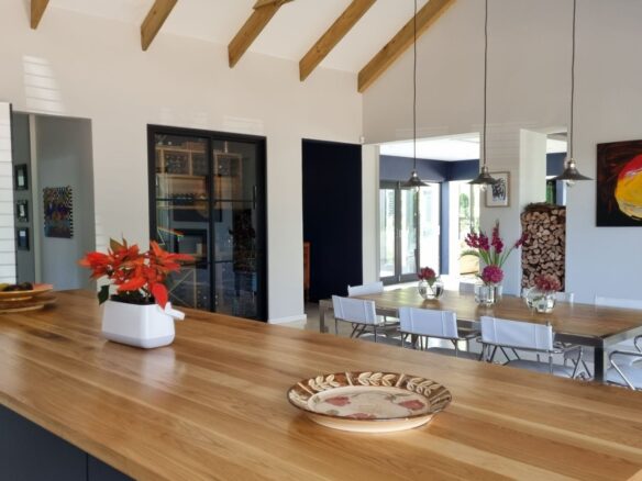 Dyamond, Constantia