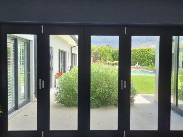 Dyamond, Constantia