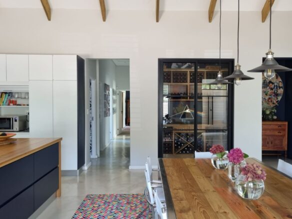 Dyamond, Constantia