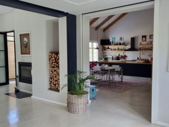 Dyamond, Constantia