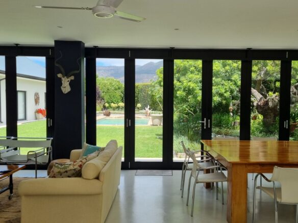 Dyamond, Constantia