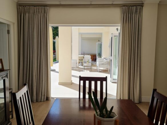 Howzat, Constantia