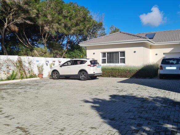 Howzat, Constantia