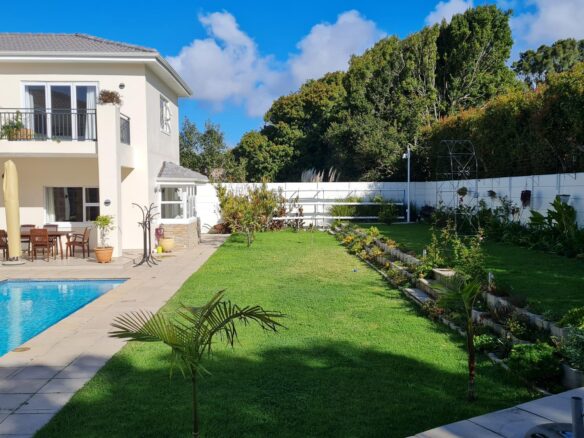 Howzat, Constantia