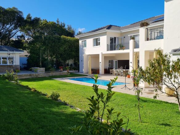 Howzat, Constantia