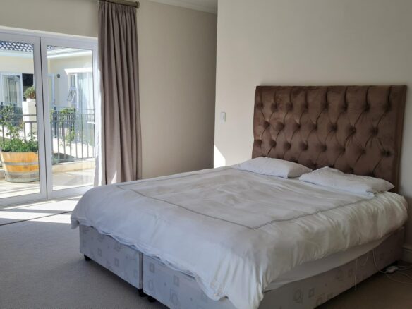 Howzat, Constantia