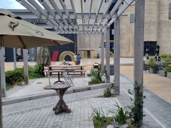Si, Waterfront
