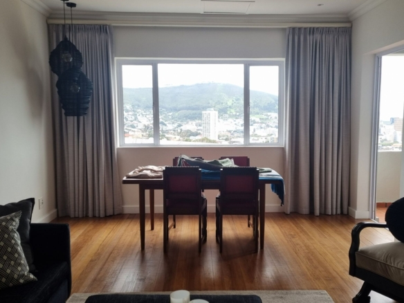 Leonette Kim, Vredehoek