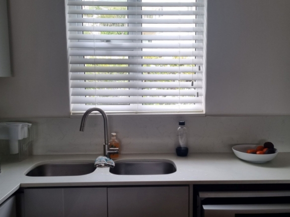 Leonette Kim, Vredehoek