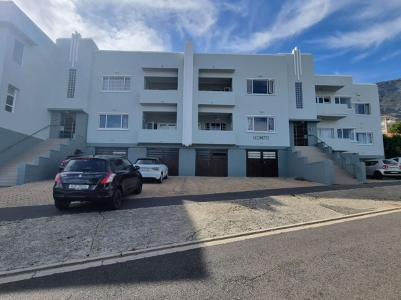 Leonette Kim, Vredehoek