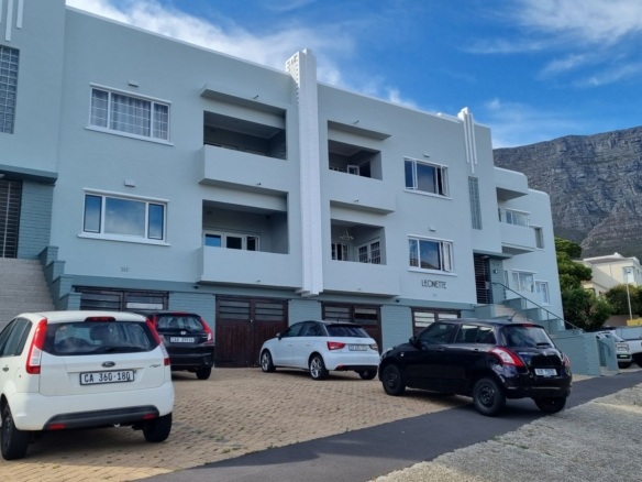 Leonette Kim, Vredehoek