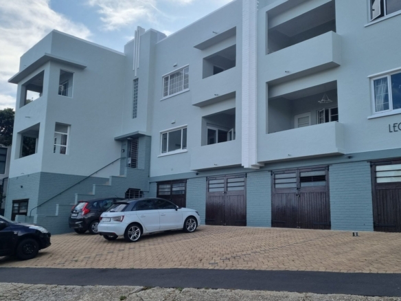 Leonette Kim, Vredehoek