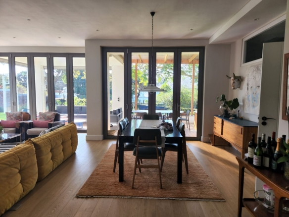 Victory, Rondebosch