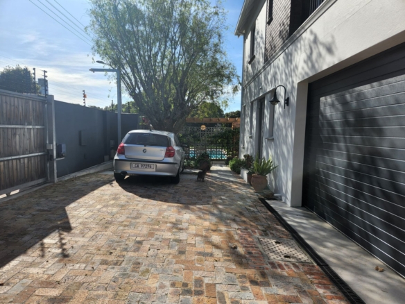 Victory, Rondebosch
