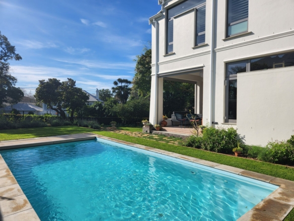 Victory, Rondebosch