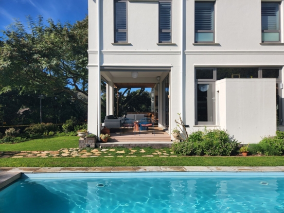 Victory, Rondebosch