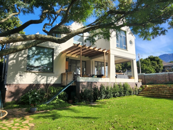 Victory, Rondebosch