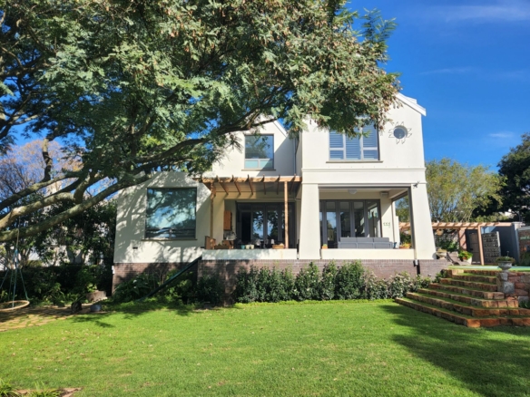 Victory, Rondebosch