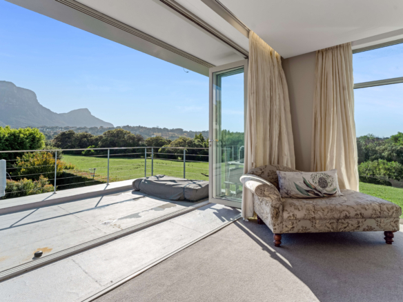 Gareth, Constantia