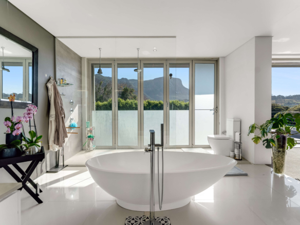 Gareth, Constantia