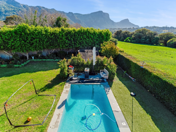 Gareth, Constantia