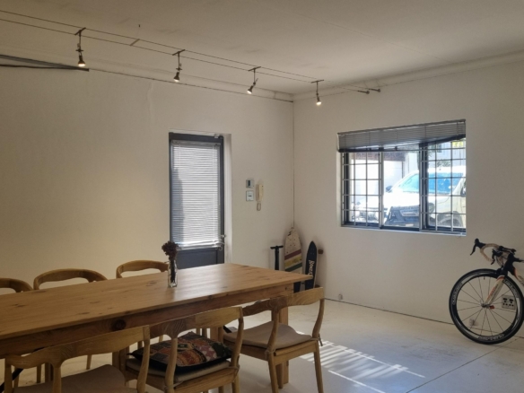 DeRust, Hout Bay