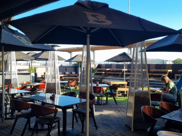 Black Bull, Sunningdale