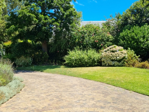 Trojan, Constantia