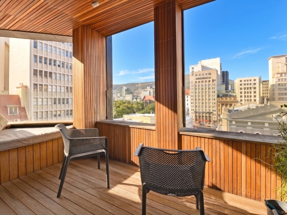 Poppy’s Penthouse, CBD