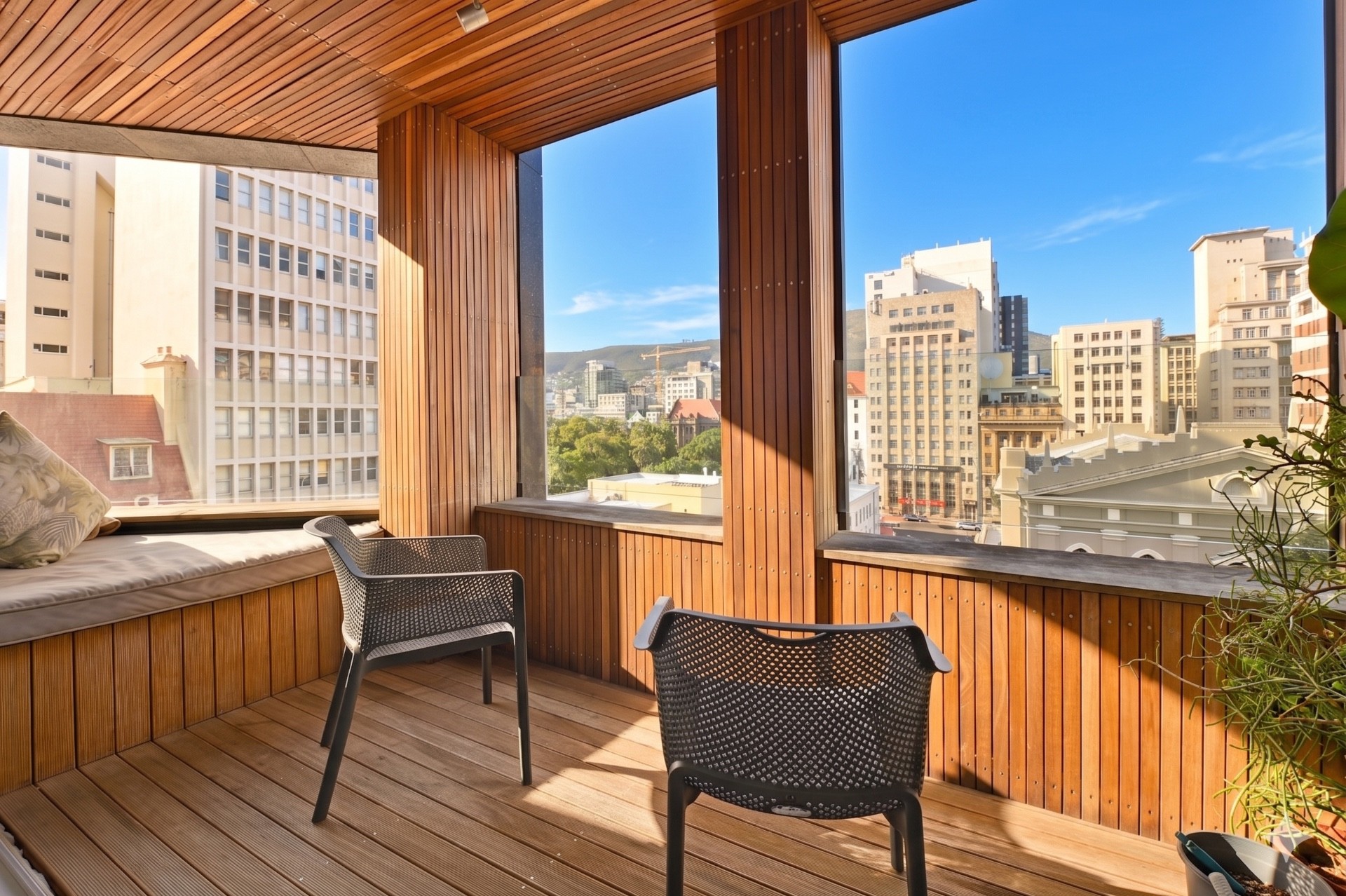 Poppy’s Penthouse, CBD