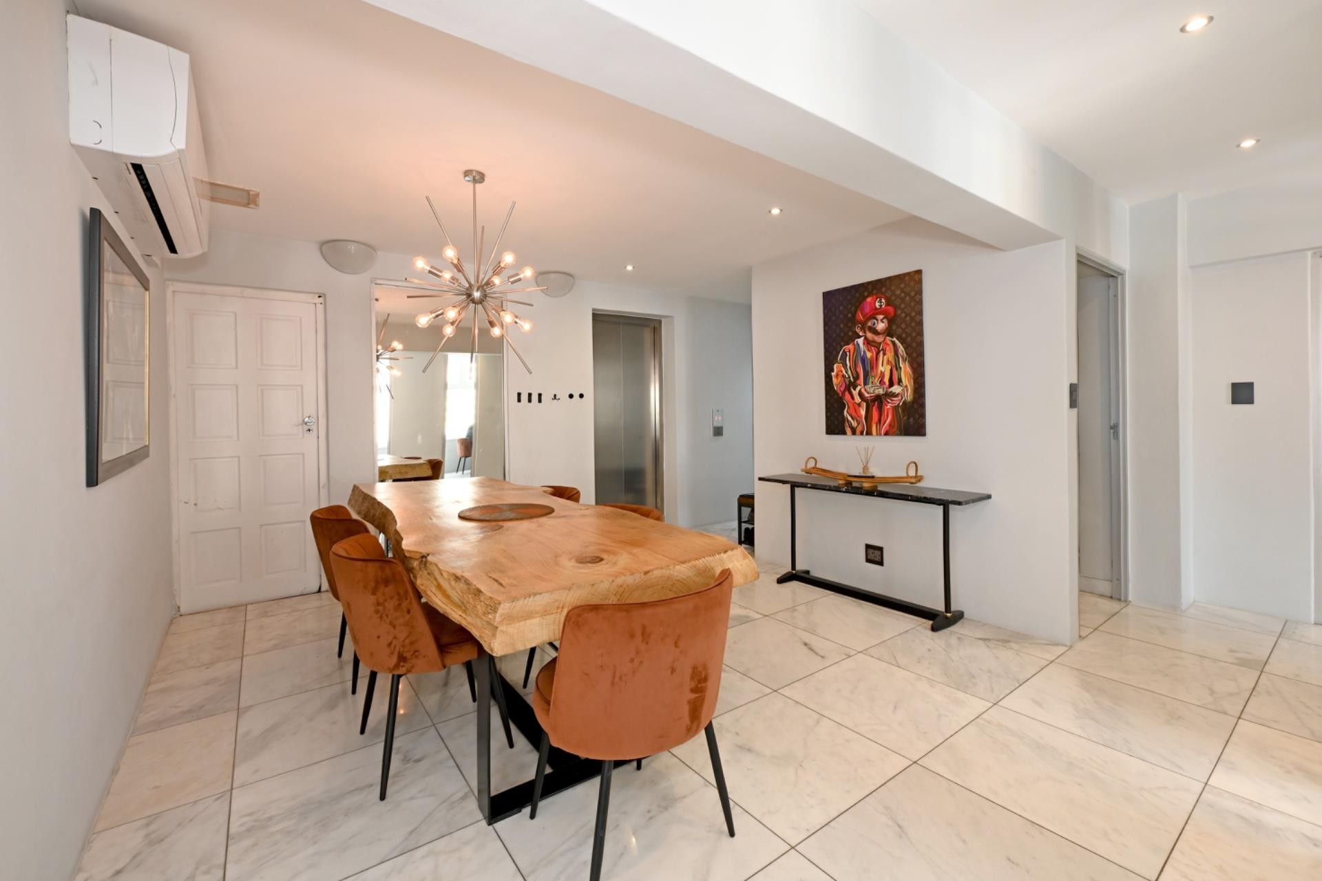 Poppy’s Penthouse, CBD