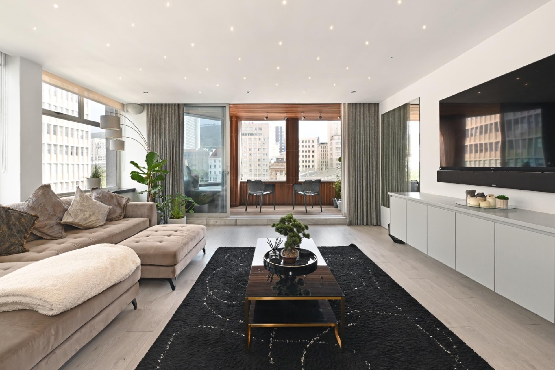 Poppy’s Penthouse, CBD