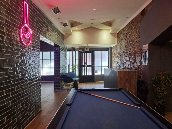Bud Lounge, CBD