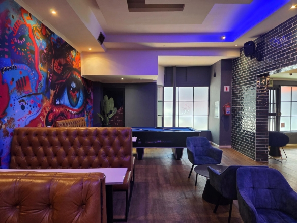 Bud Lounge, CBD