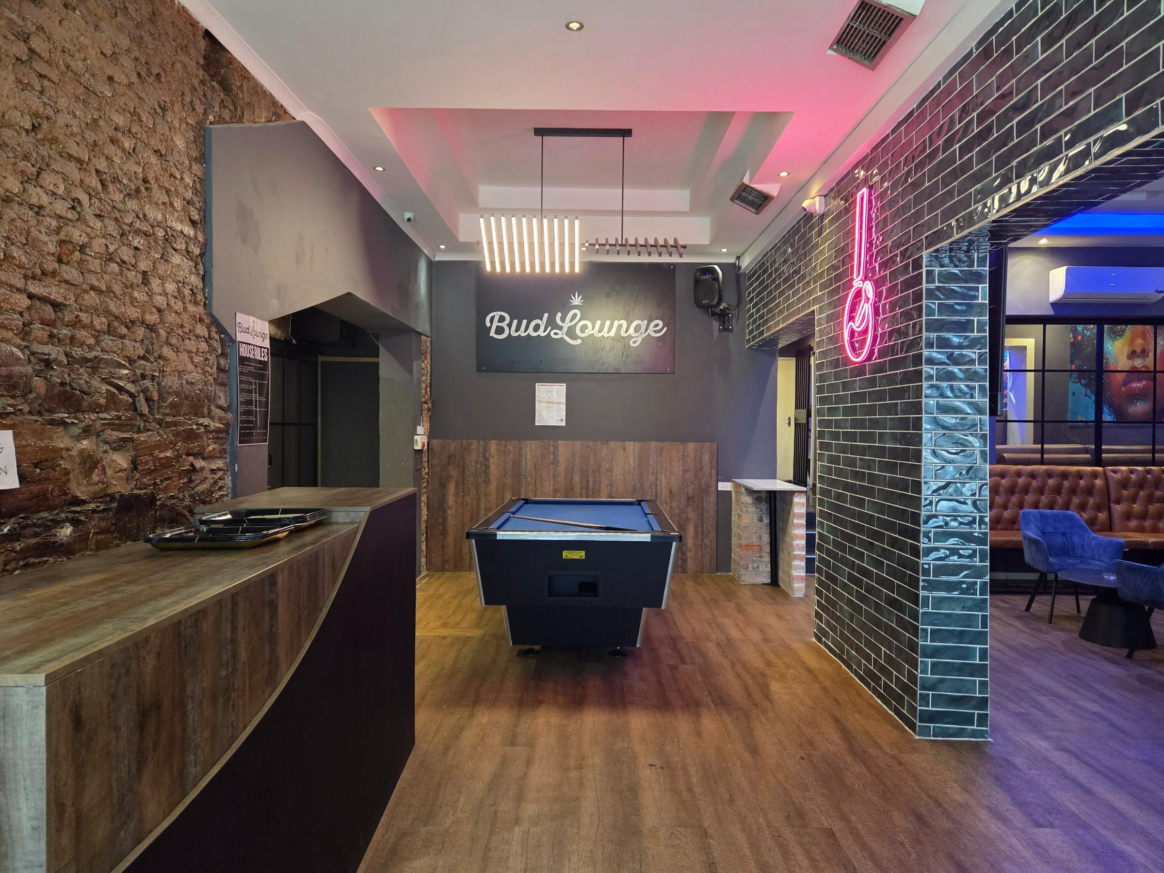 Bud Lounge, CBD